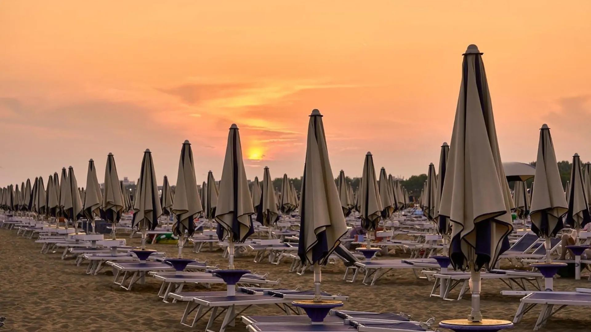 Enjoy Bibione From Our Balcony - Beahost Apartment