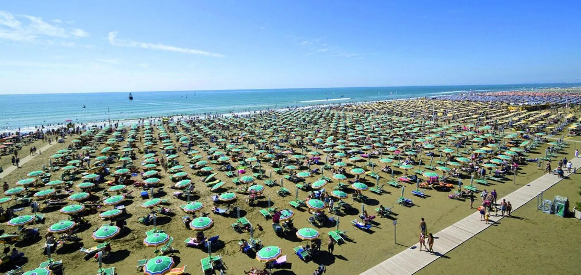 Enjoy Bibione From Our Balcony - Beahost Apartment Italy