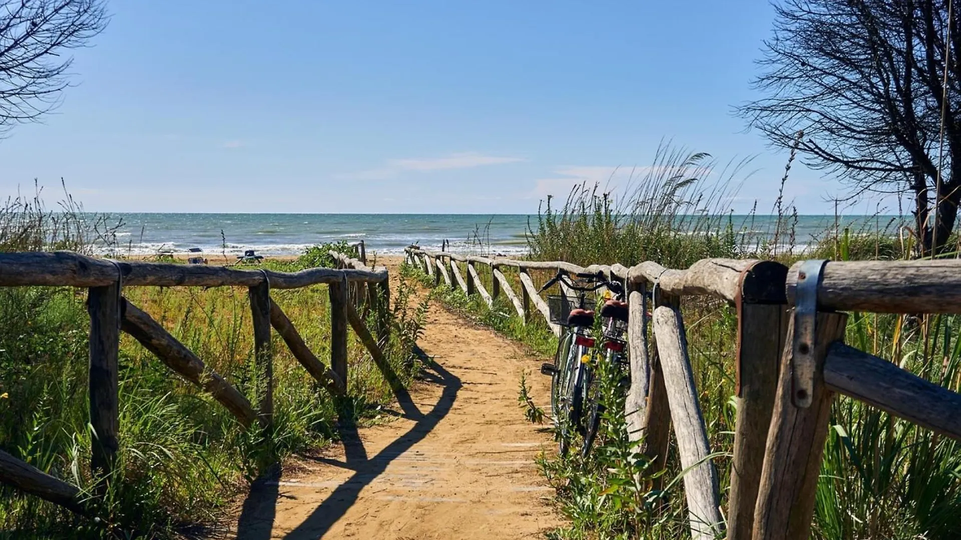 Enjoy Bibione From Our Balcony - Beahost Apartment Italy
